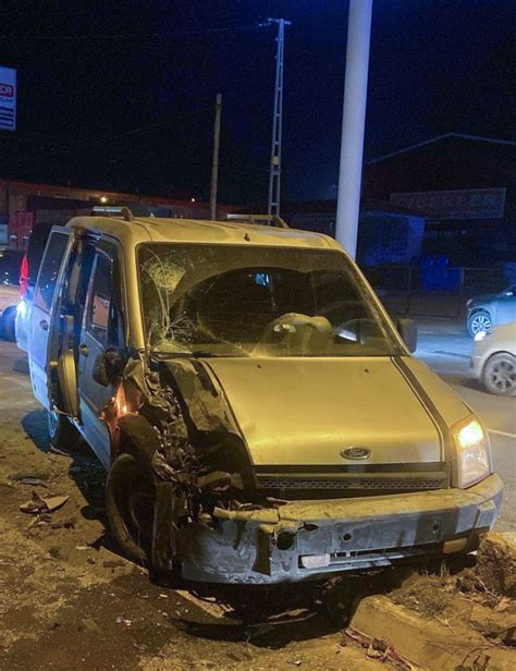 T­o­k­a­t­’­t­a­ ­t­r­a­f­i­k­ ­k­a­z­a­s­ı­n­d­a­ ­5­ ­k­i­ş­i­ ­y­a­r­a­l­a­n­d­ı­